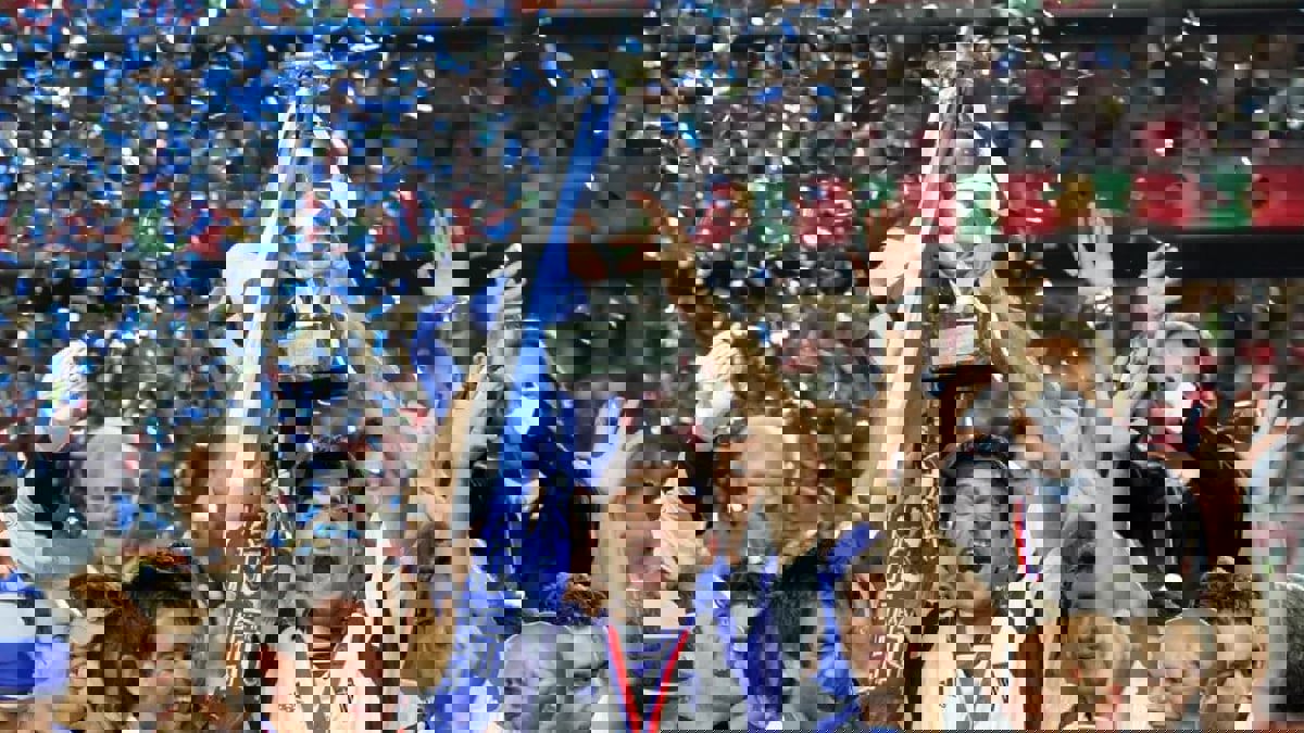 على رأسهم الدنمارك واليونان.. أبطال الظل يعانقون المجد في ذاكرة اليورو