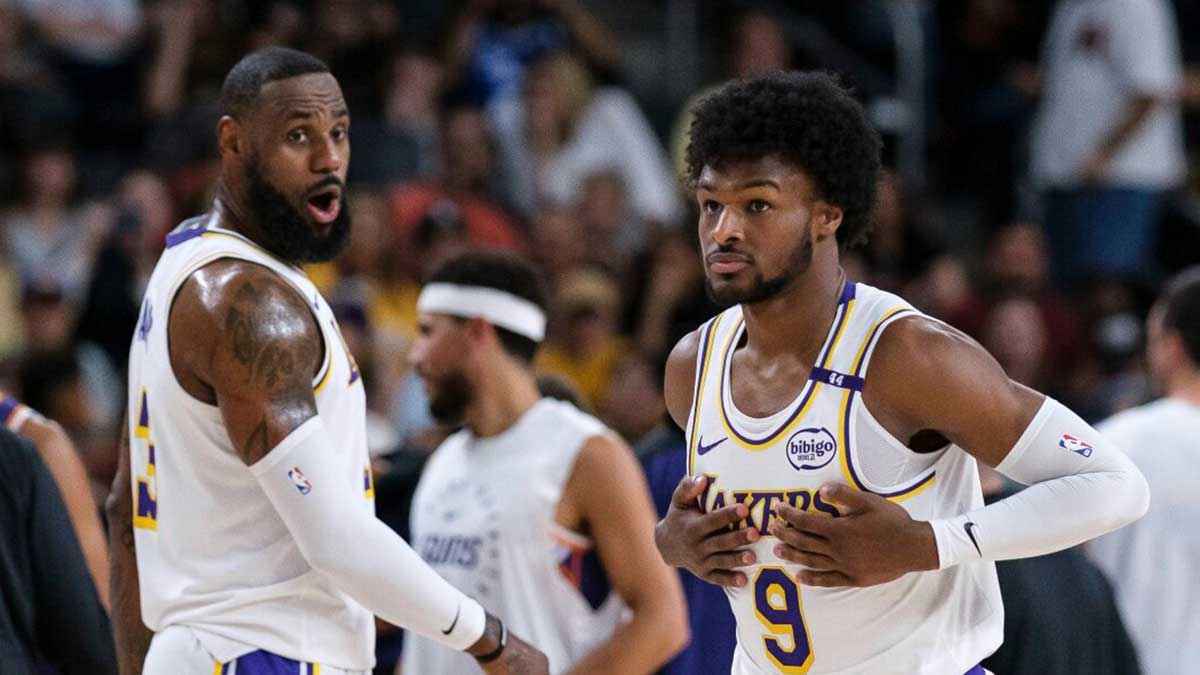 في حدث تاريخي.. ليبرون جيمس يشارك ابنه اللعب بمباراة واحدة