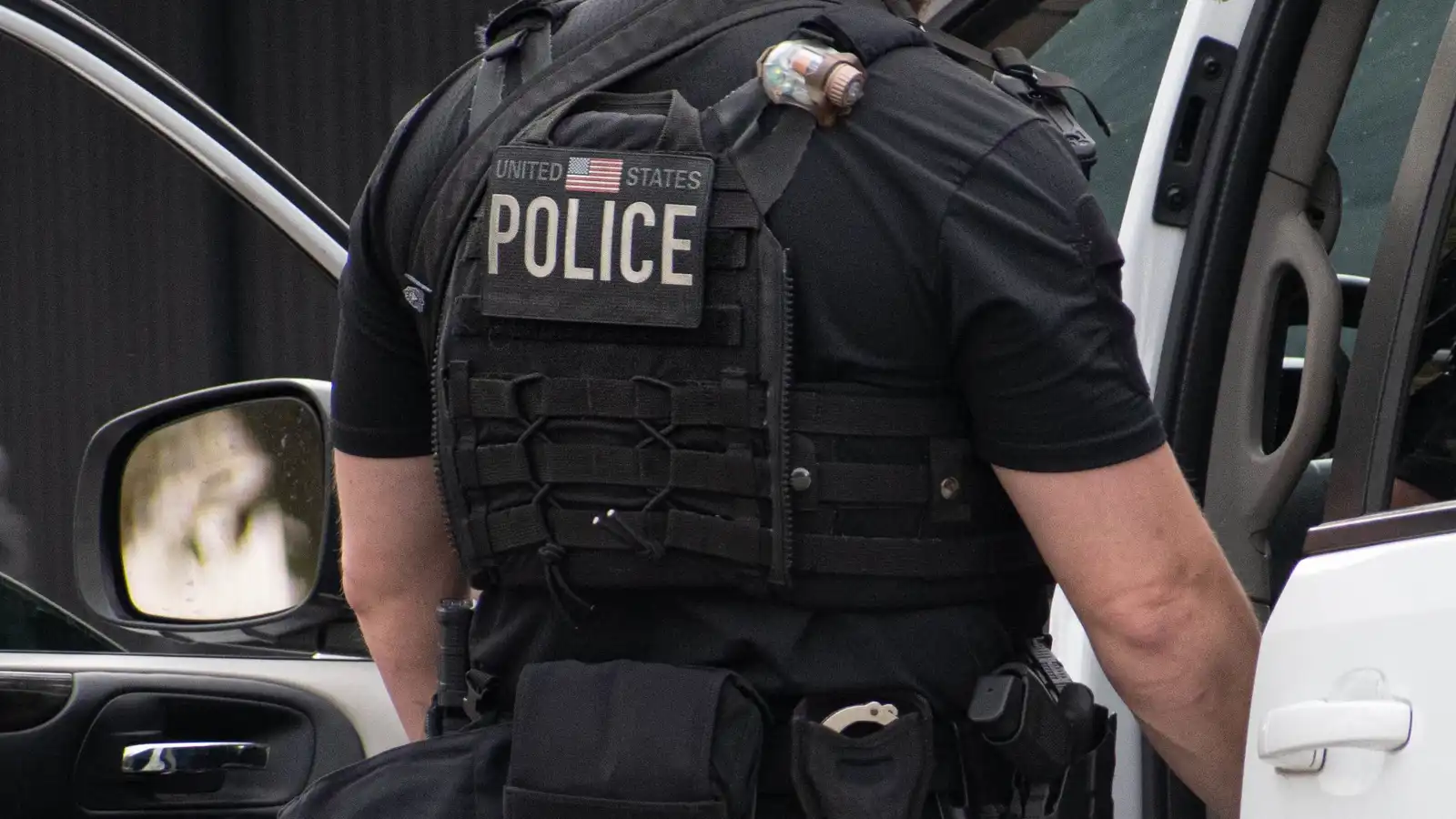 شرطة فلوريدا تعتقل طفلا وجه تهديدا كتابيا بقتل زملائه (فيديو)