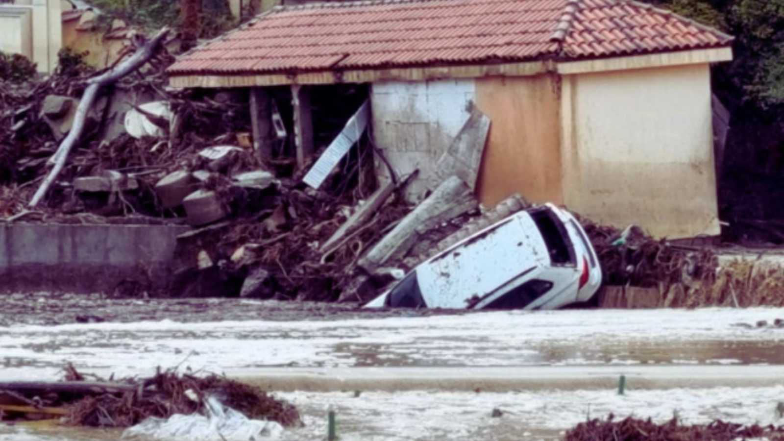 قتلى إثر هطول أمطار غزيرة وفيضانات في بلغاريا (فيديو)