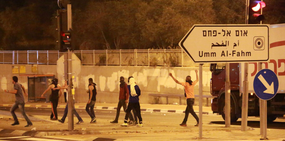 مجهولون يقتلون إمام مسجد في "أم الفحم" الفلسطينية.. واتهامات لإسرائيل بـ"التقصير" (فيديو)