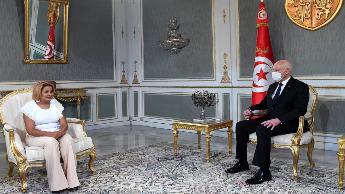 الرئيس التونسي يطالب باستئناف إنتاج الفوسفات ويتعهد باستعادة الأموال المنهوبة