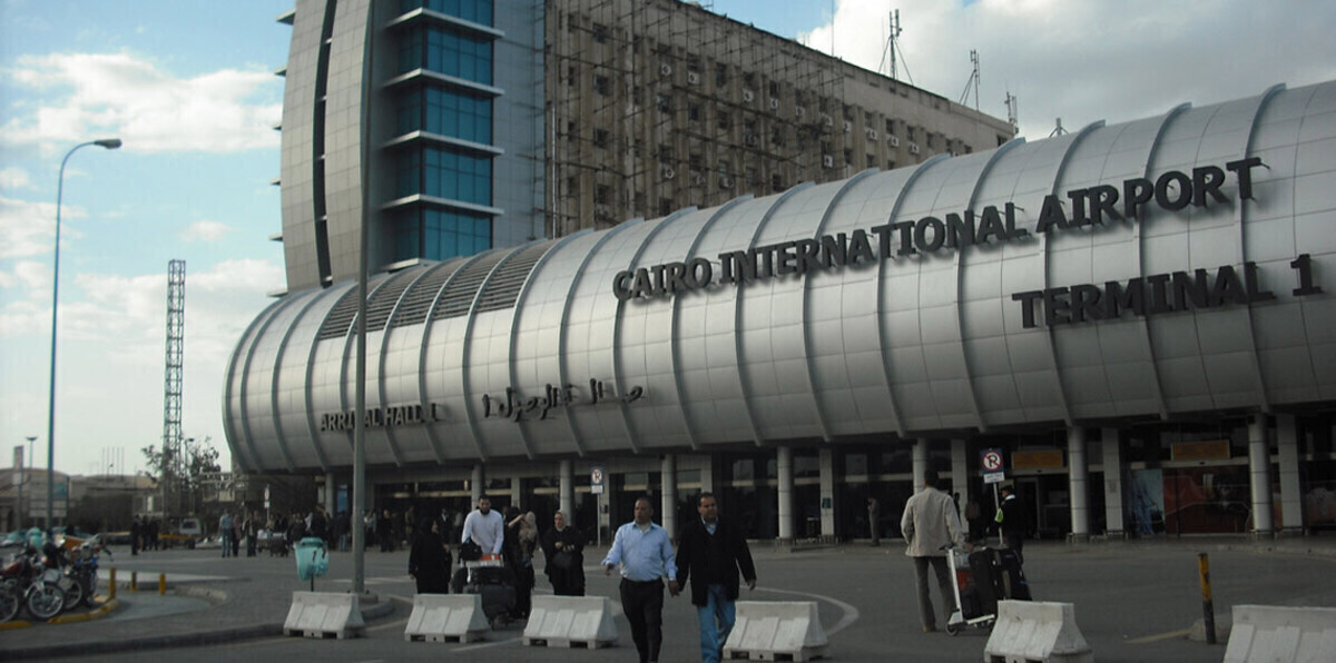 مخالفة 400 دولار بسبب زيادة وزن كلب في مطار القاهرة