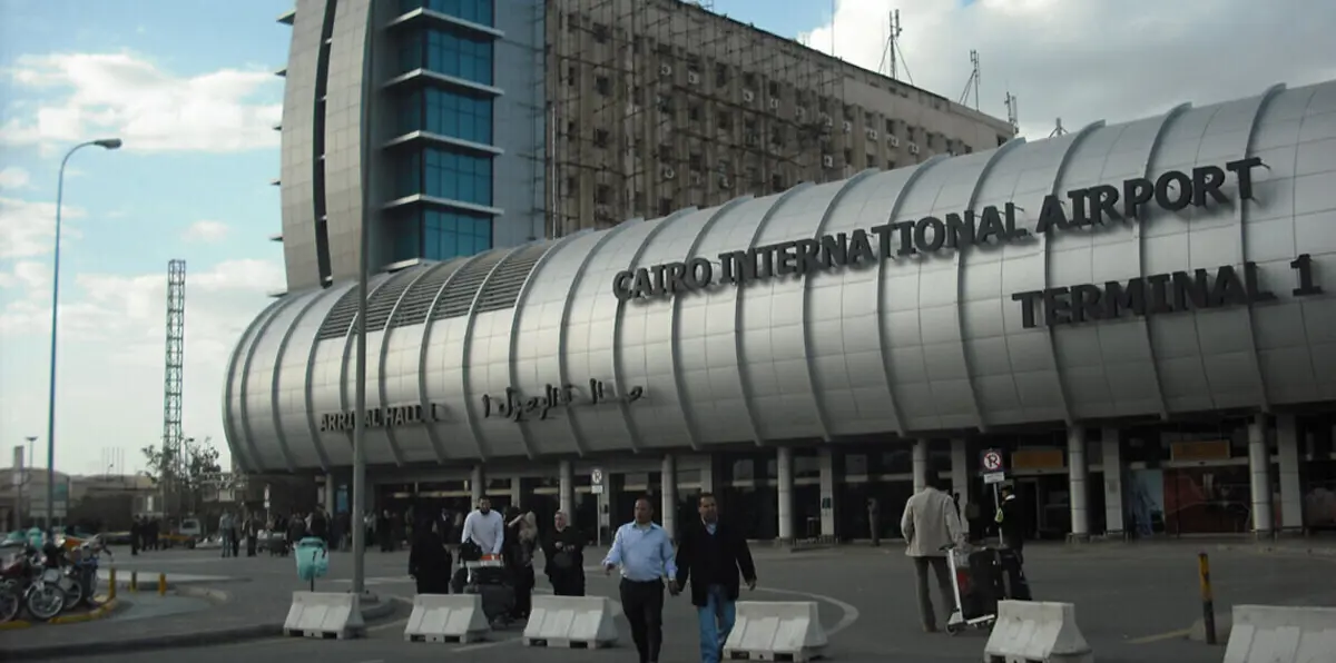 مخالفة 400 دولار بسبب زيادة وزن كلب في مطار القاهرة