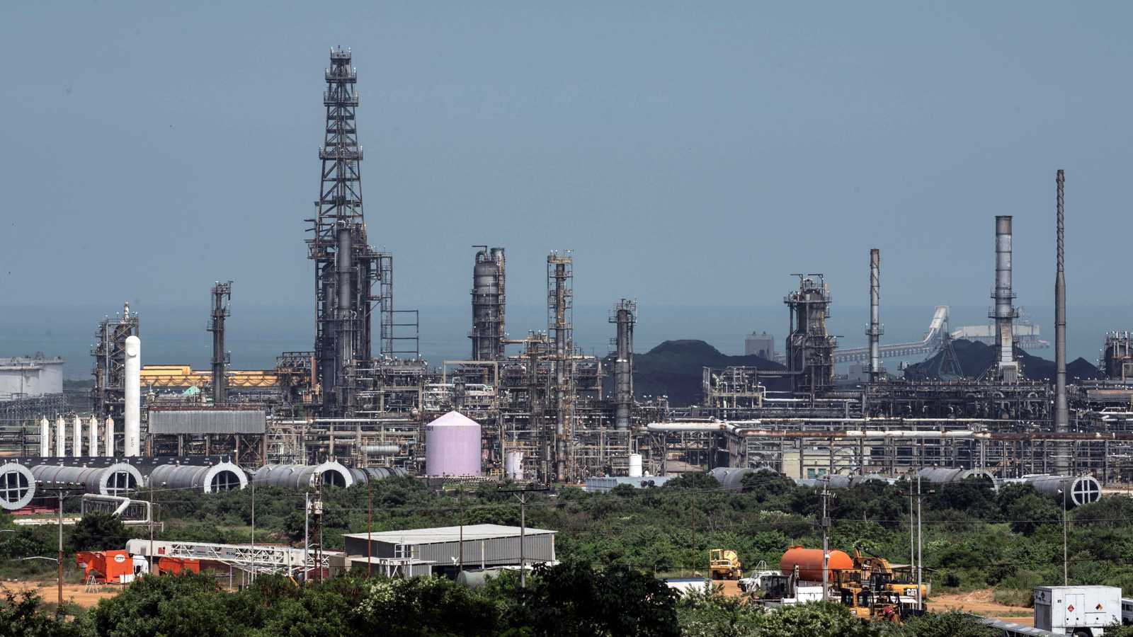 مصفاة نفط تابعة لشركة النفط الفنزويلية الحكومية