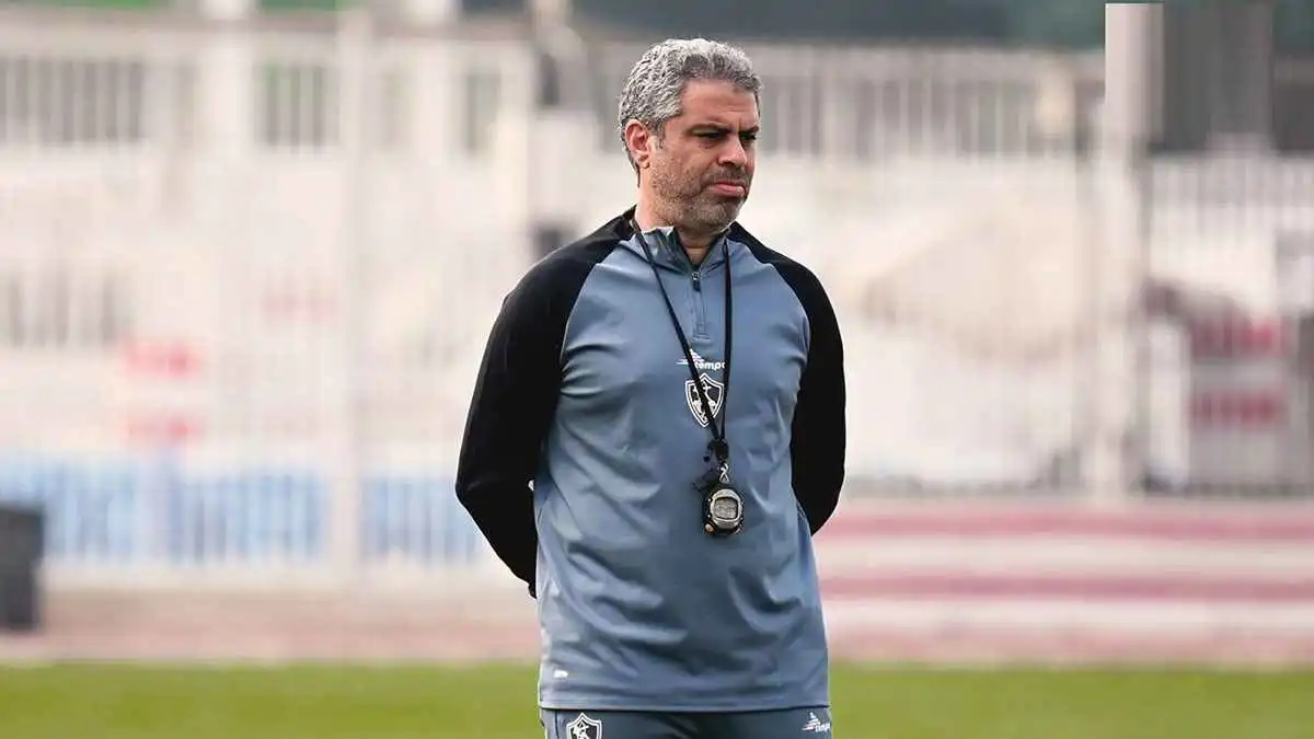 أول رد من الزمالك حول إيقاف مدربه الجديد 8 مباريات