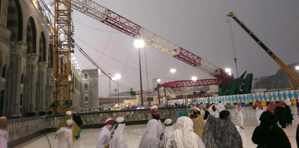 محكمة سعودية تبرئ 13 شخصا في حادثة سقوط "رافعة الحرم"