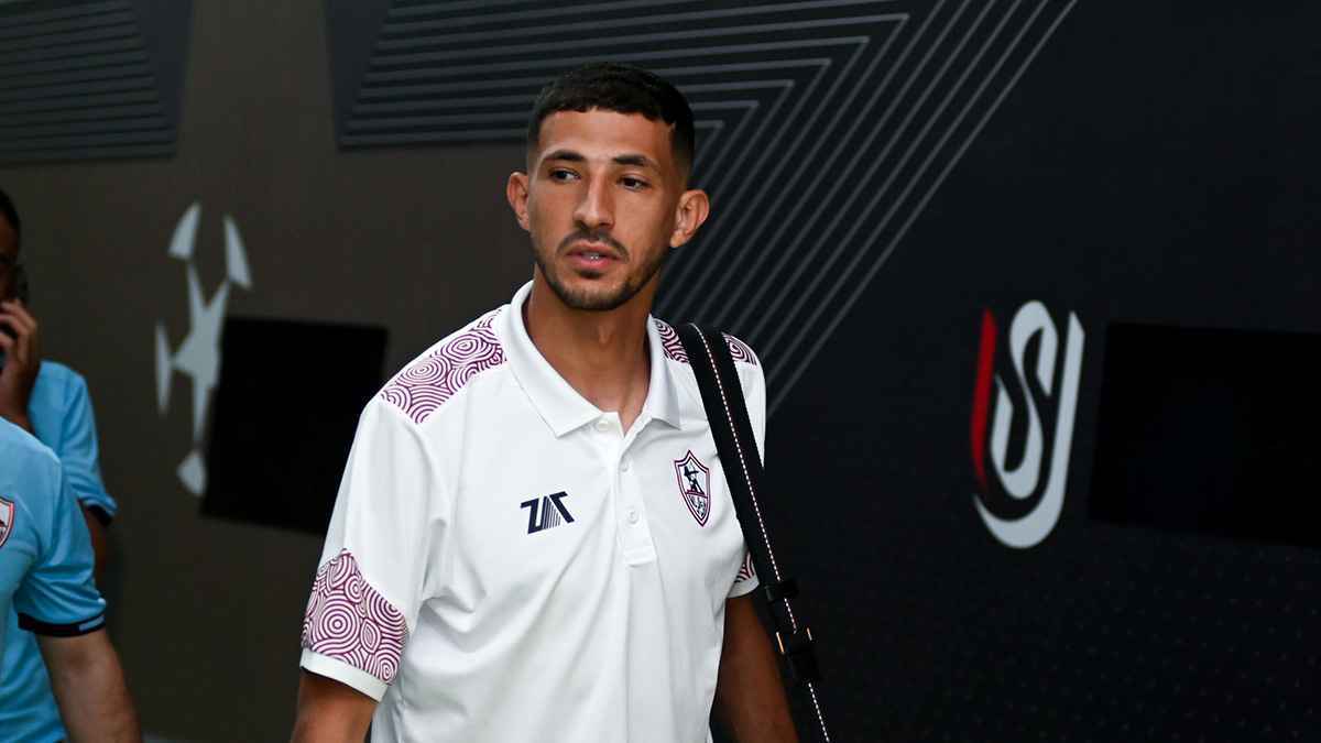 رفض الرد عليه.. جون إدوارد يصدم أحمد فتوح