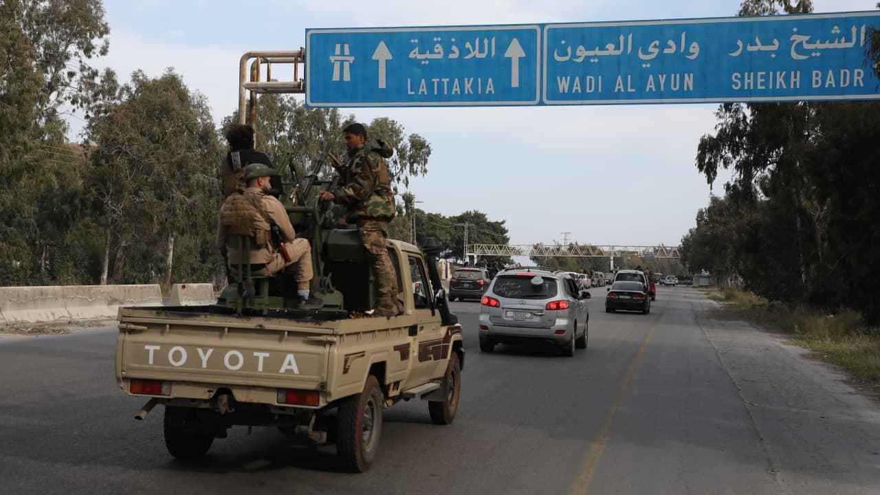 ما حقيقة الإعلان المرتقب عن تشكيل "مجلس عسكري" في الساحل السوري؟