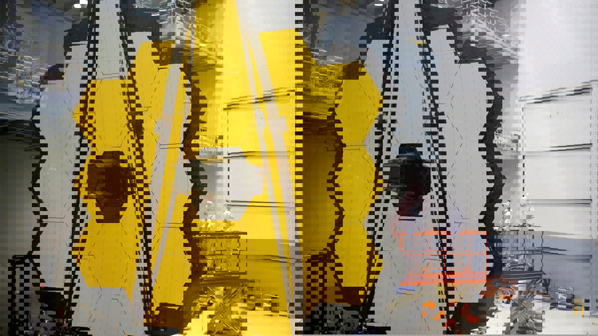 تلسكوب "جيمس ويب" الفضائي يستعد لاكتشاف أسرار الفجر الكوني