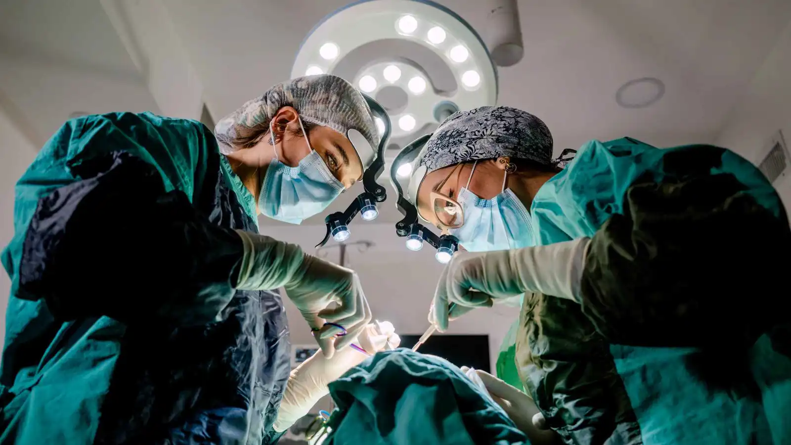 مصر.. تكميم معدة لطفلة 9 سنوات يثير جدلاً والنقابة تحقق