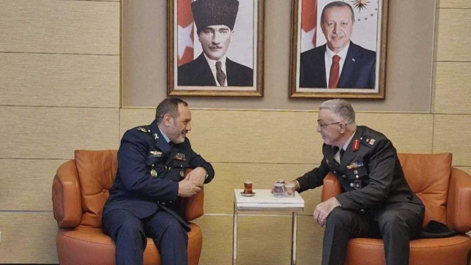 سفر مفاجئ لوزير الدفاع الإيراني إلى تركيا لتعزيز التعاون العسكري والأمني