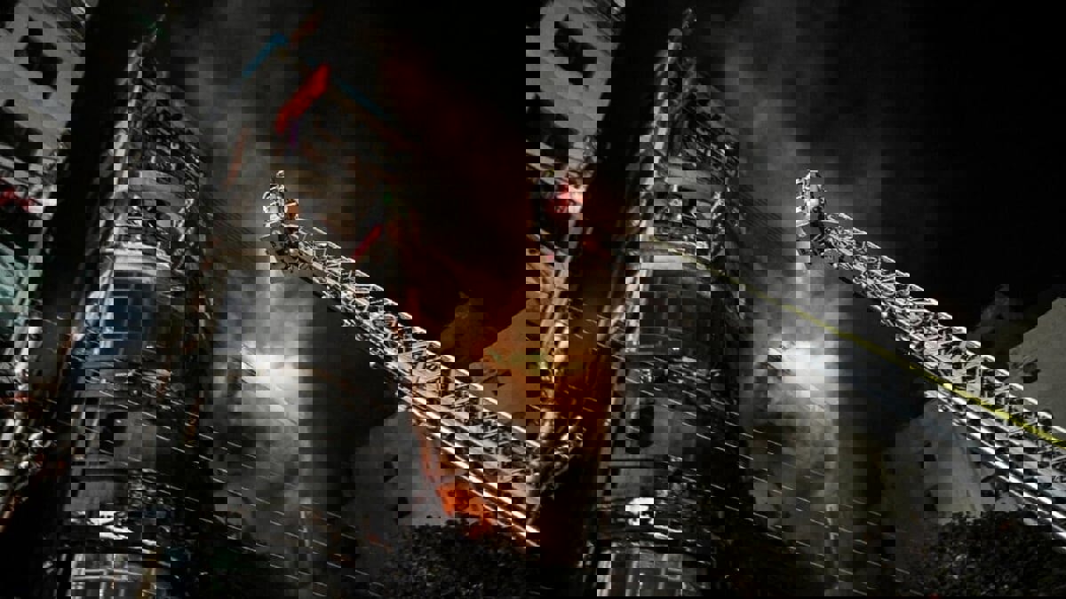 مقتل 43 شخصا جراء حريق في بنغلادش 