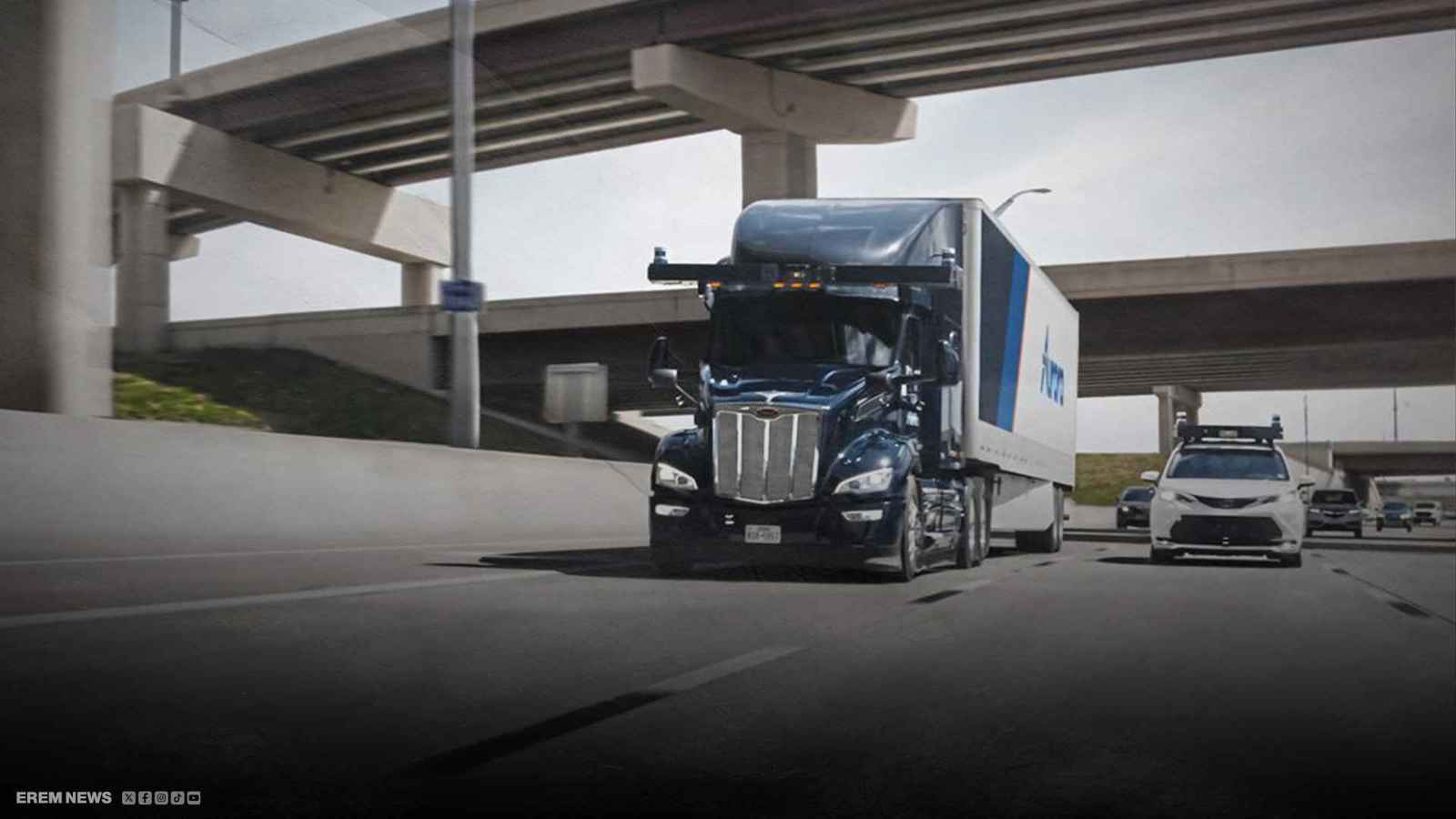 شاحنات عملاقة ذاتية القيادة