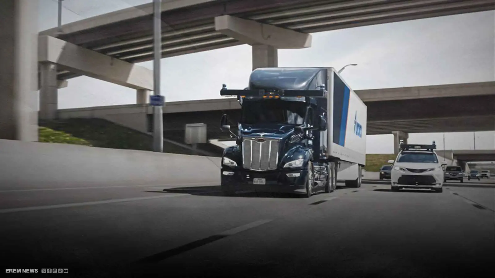 شاحنات عملاقة ذاتية القيادة