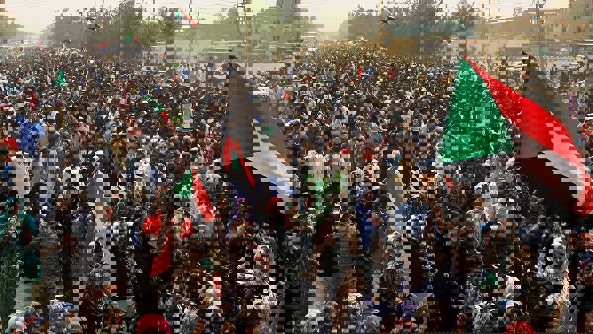 ذكرى الـ21 من أكتوبر.. ترقب وحذر وسط دعوات بالحشد والتظاهر بالسودان