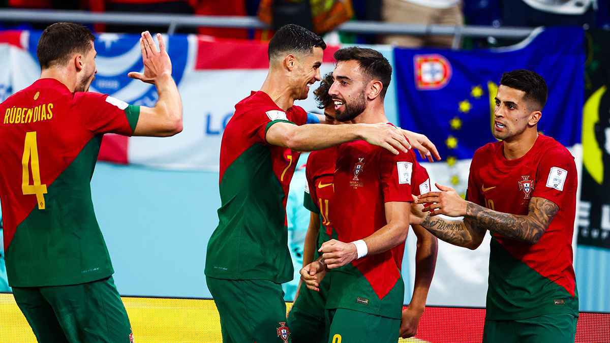 إنه أفضل هداف.. برونو فرنانديز يصعق صحفيًا أرجنتينيًا حاول التقليل من رونالدو