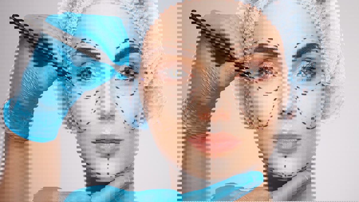 على خلفية أزمة ريهام سعيد.. ما سبب التشوهات في عمليات التجميل؟