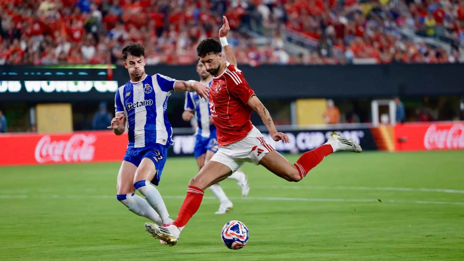 حقيقة العرض الأمريكي لضم وسام أبو علي مهاجم الأهلي المصري