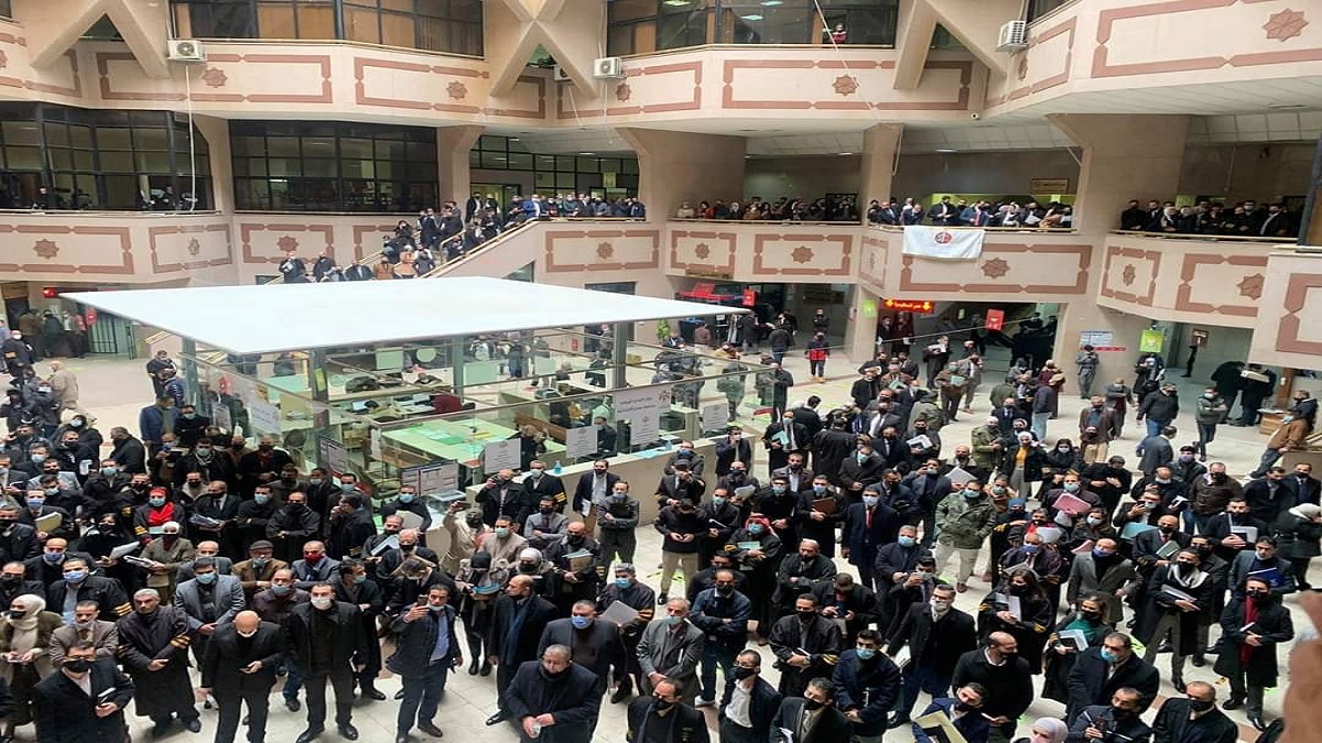 الأردن.. اعتصام للمحامين ضد قرار الحكومة إجراء المحاكمات عن بعد بسبب كورونا (صور)