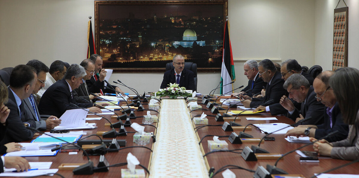 الحكومة الفلسطينية تتهم حماس بفرض الضرائب على الغزيين لصالح خزينتها