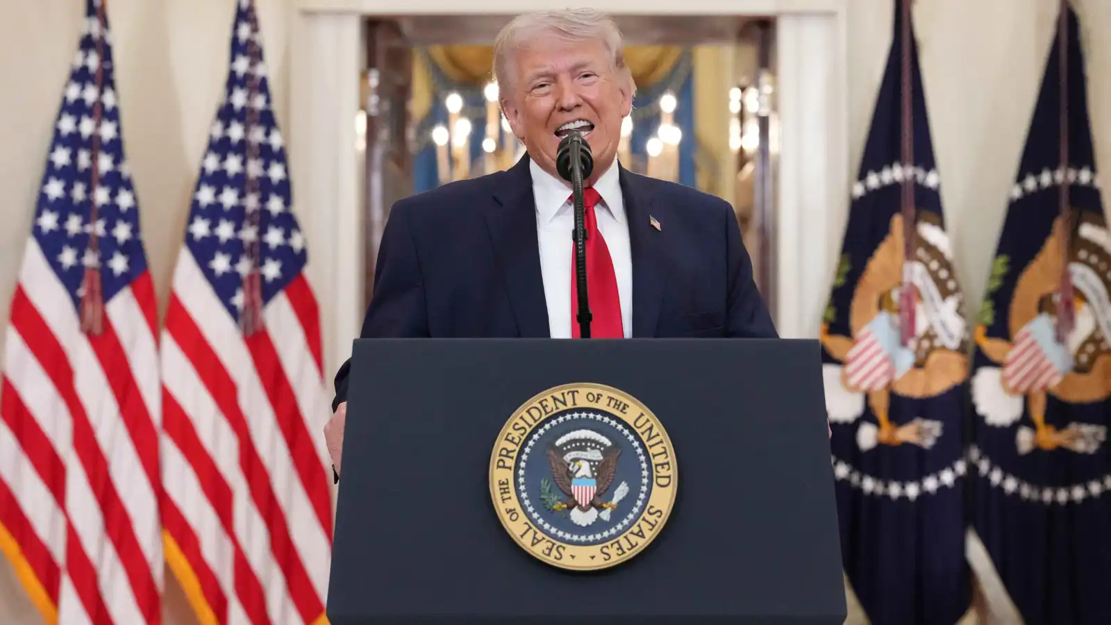 ترامب يعلن تدمير "الجزء الأكبر" من إيران ويهدد بضربات أشد قوة