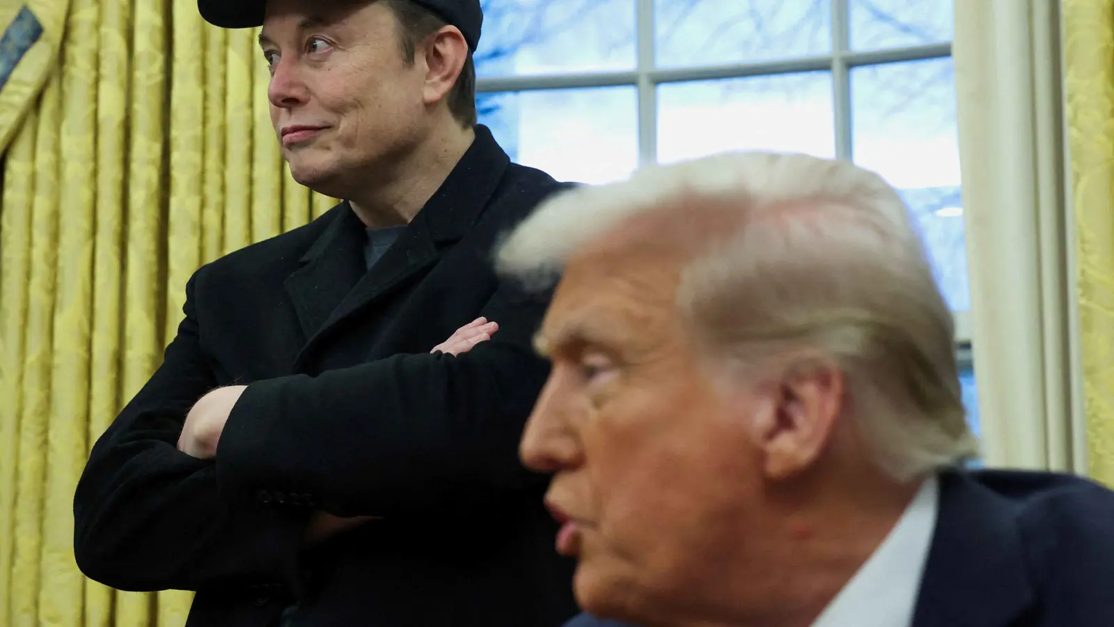 أبرزهم وزير دفاع بايدن.. عسكريون كبار يطالبون بمحاسبة ترامب