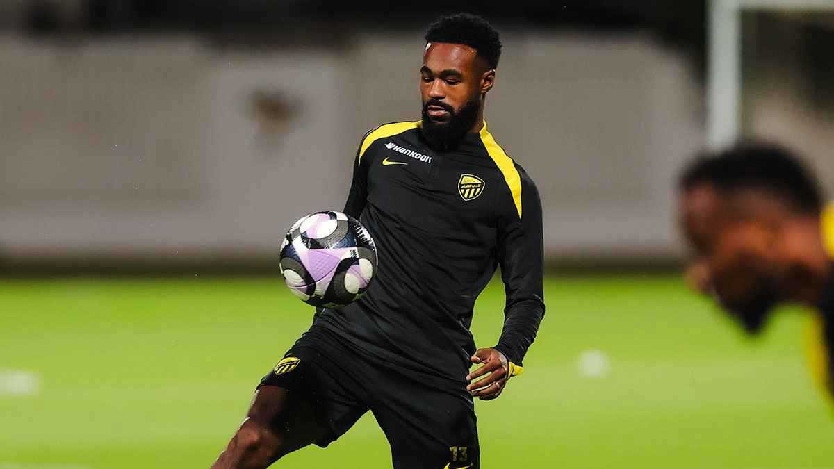 رد حاسم من وكيل مهند الشنقيطي حول مفاوضات الهلال السعودي 