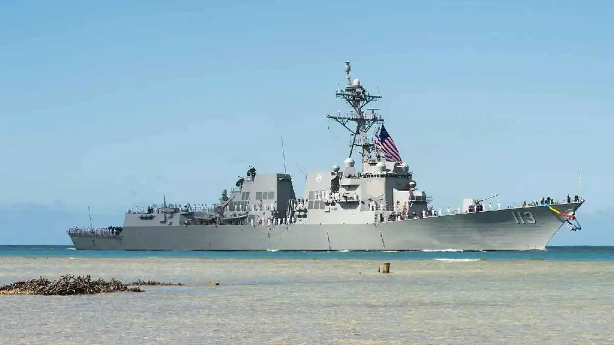 لماذا تراجعت وتيرة عبور السفن الأمريكية مضيق تايوان؟