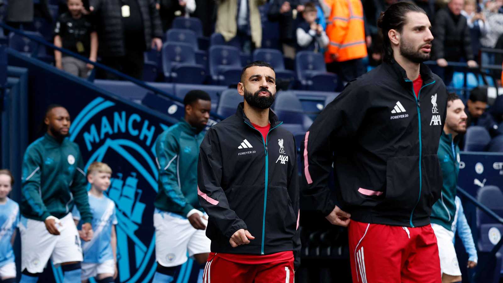 يبذلون جهودا حثيثة لضمه.. اسم النادي السعودي الأقرب لضم محمد صلاح 