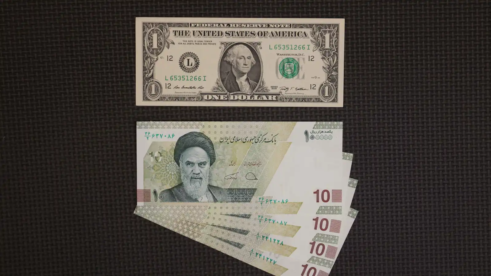 ارتفاع قياسي للدولار في إيران