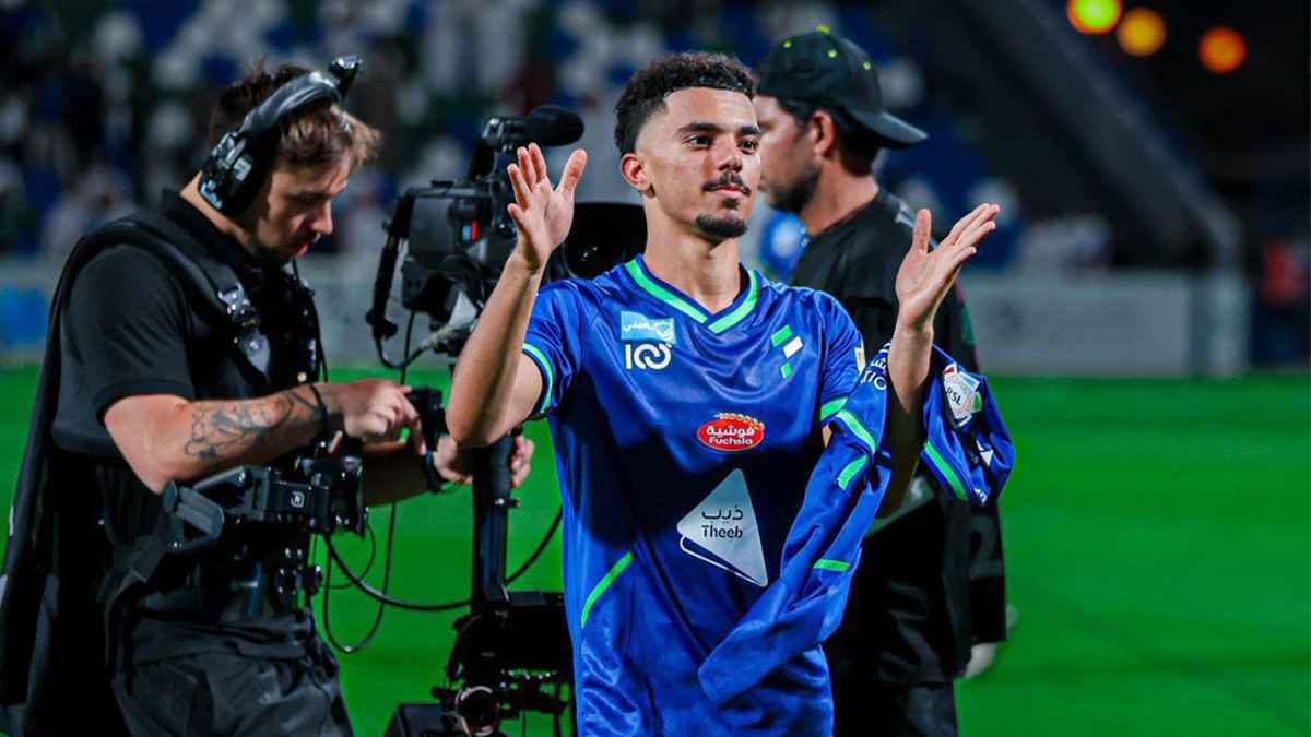 كم دفع الاتحاد السعودي للتعاقد مع أحمد الجليدان من الفتح؟