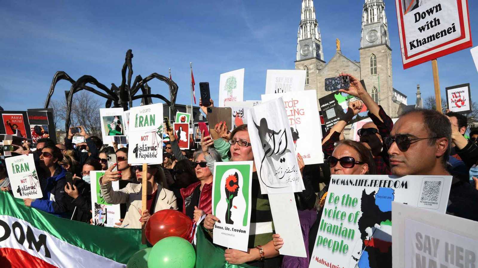 "تواطؤ مع إسرائيل".. طهران تندد بالعقوبات الكندية ضد مسؤولين إيرانيين