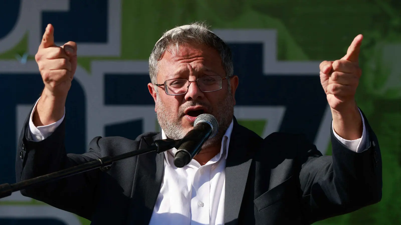 بن غفير يطالب بتسريع خطة تهجير الغزيين