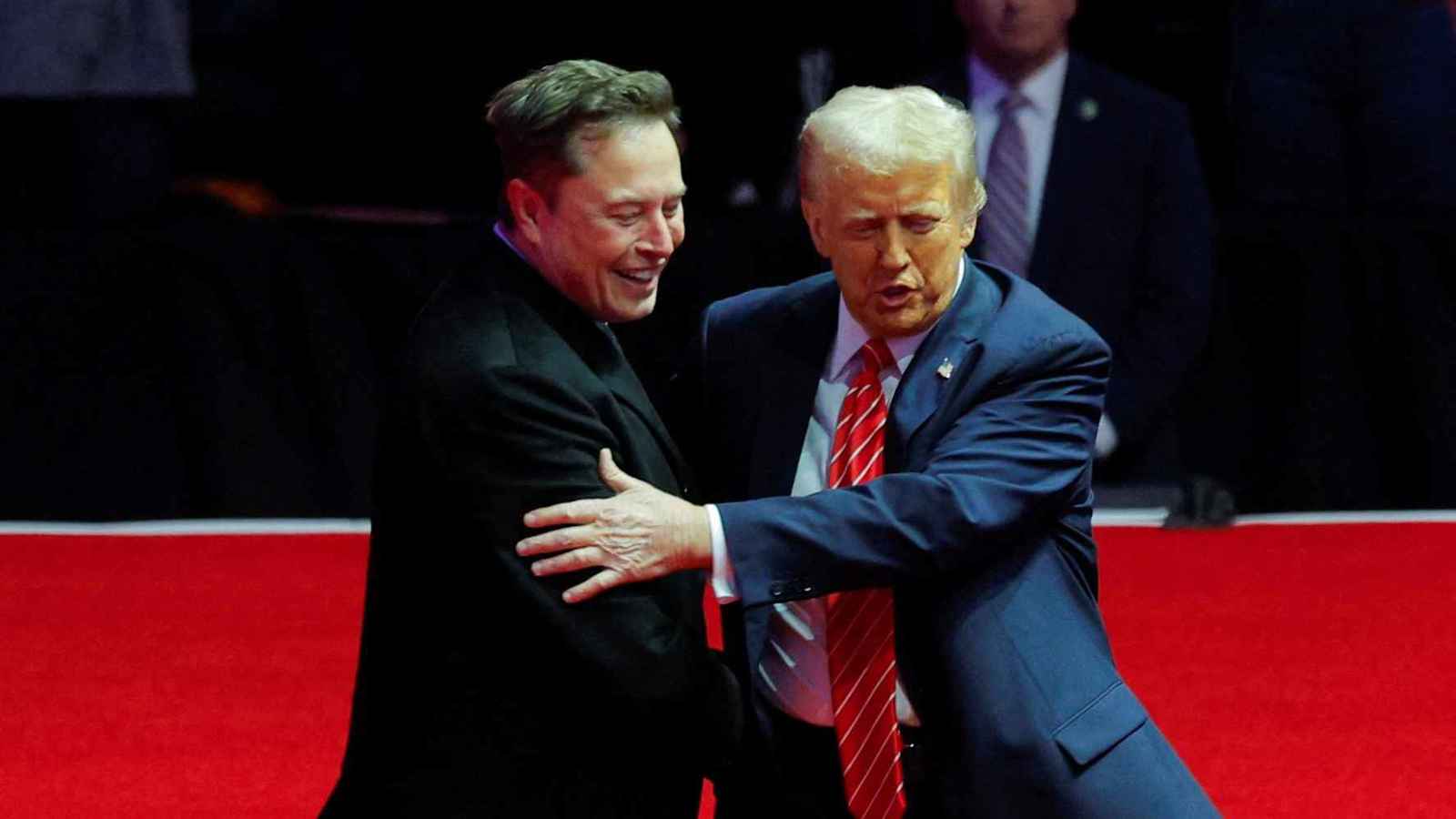 البيت الأبيض يحسم الجدل بشأن مصير ماسك