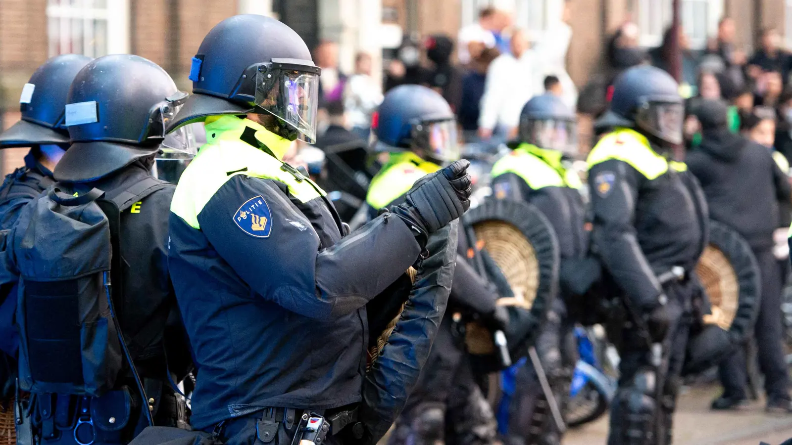 حادث أمستردام.. نتنياهو يأمر بإرسال طائرتين لإجلاء المصابين