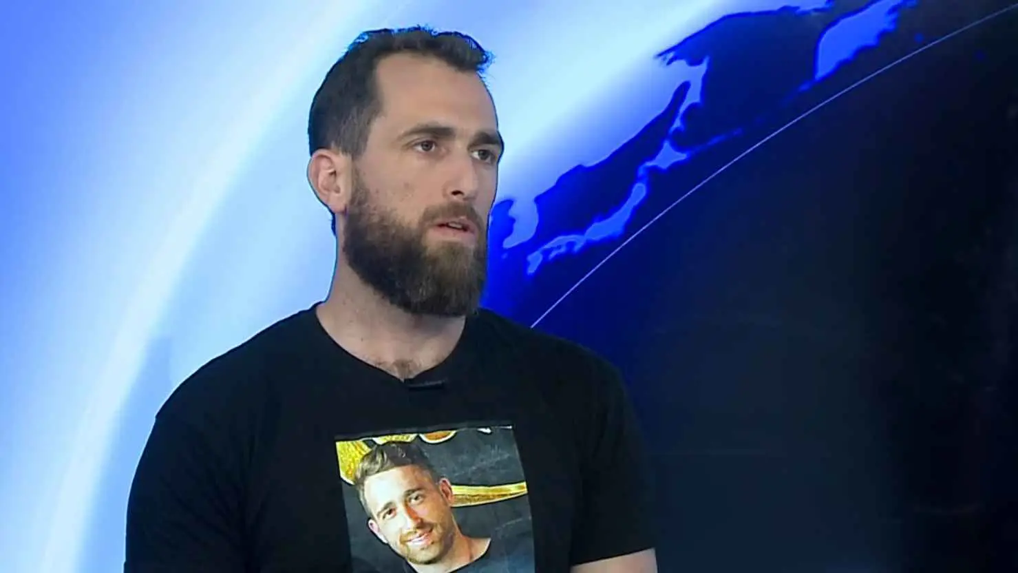 مقابل معلومات عنه.. عائلة رهينة إسرائيلي في غزة تعرض مكافأة مالية (فيديو)