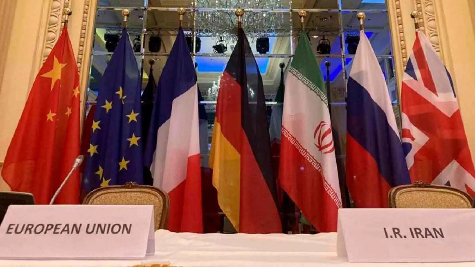 قبيل محادثاتها مع واشنطن.. إيران تبحث اتفاقها النووي المتعثر مع الأوروبيين