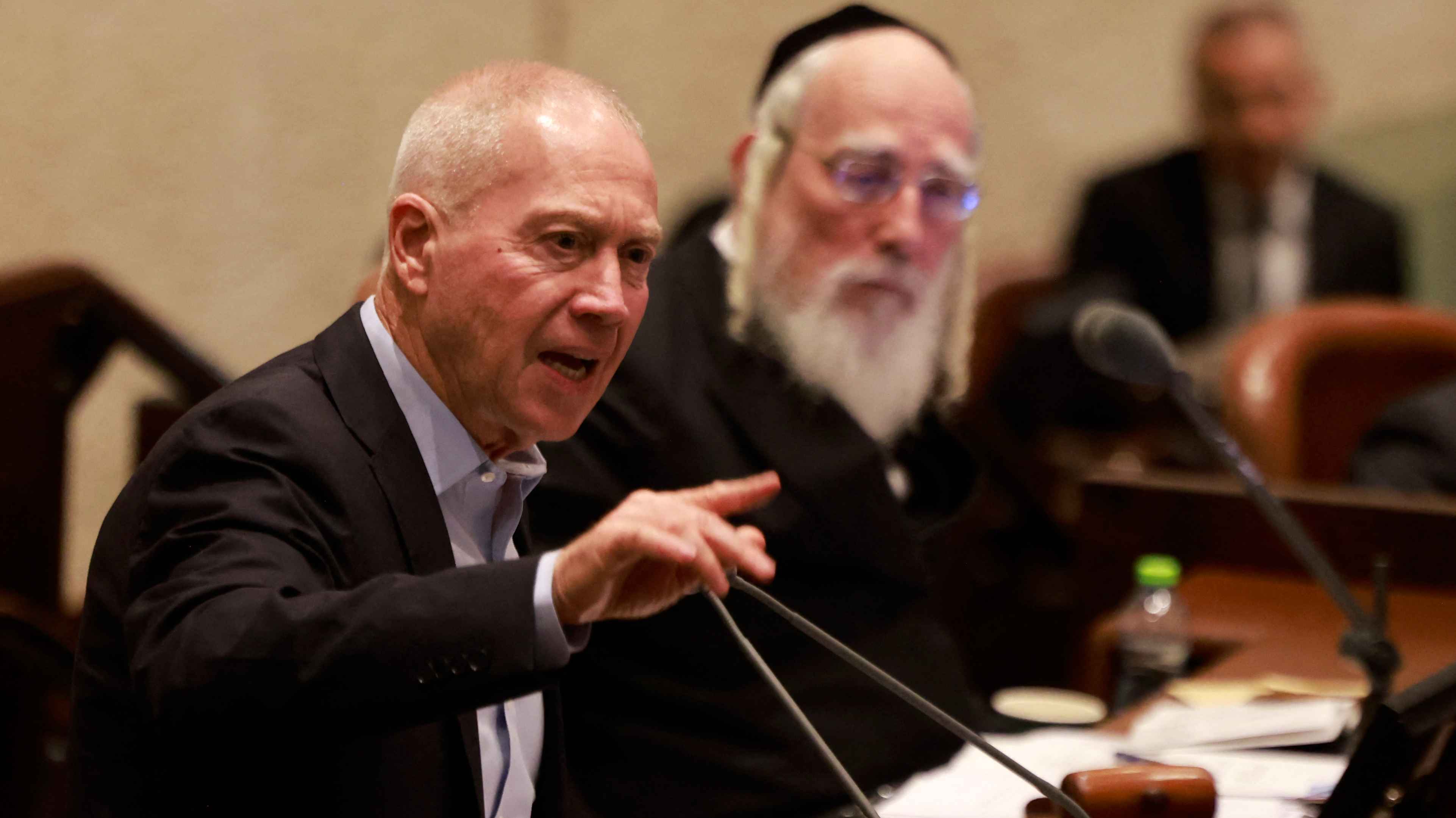 وزير الدفاع الإسرائيلي: أكثر من نصف مقاتلي حماس بين قتيل وجريح