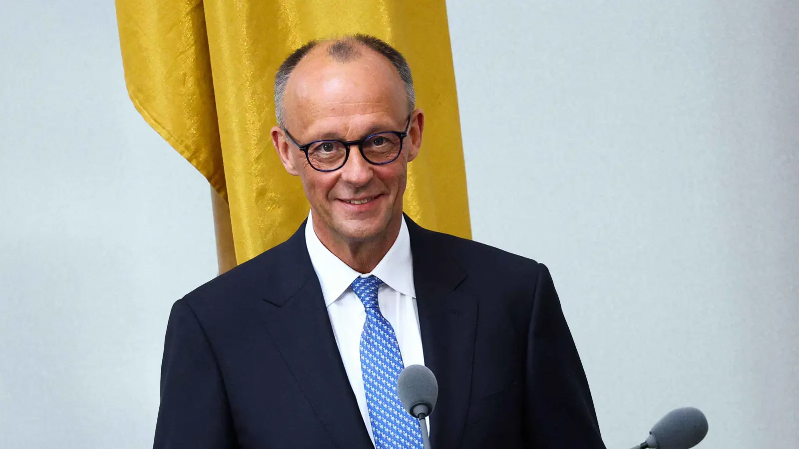 ميرتس يبدأ رحلة "إعادة ألمانيا للساحة العالمية" عبر فرنسا وبولندا