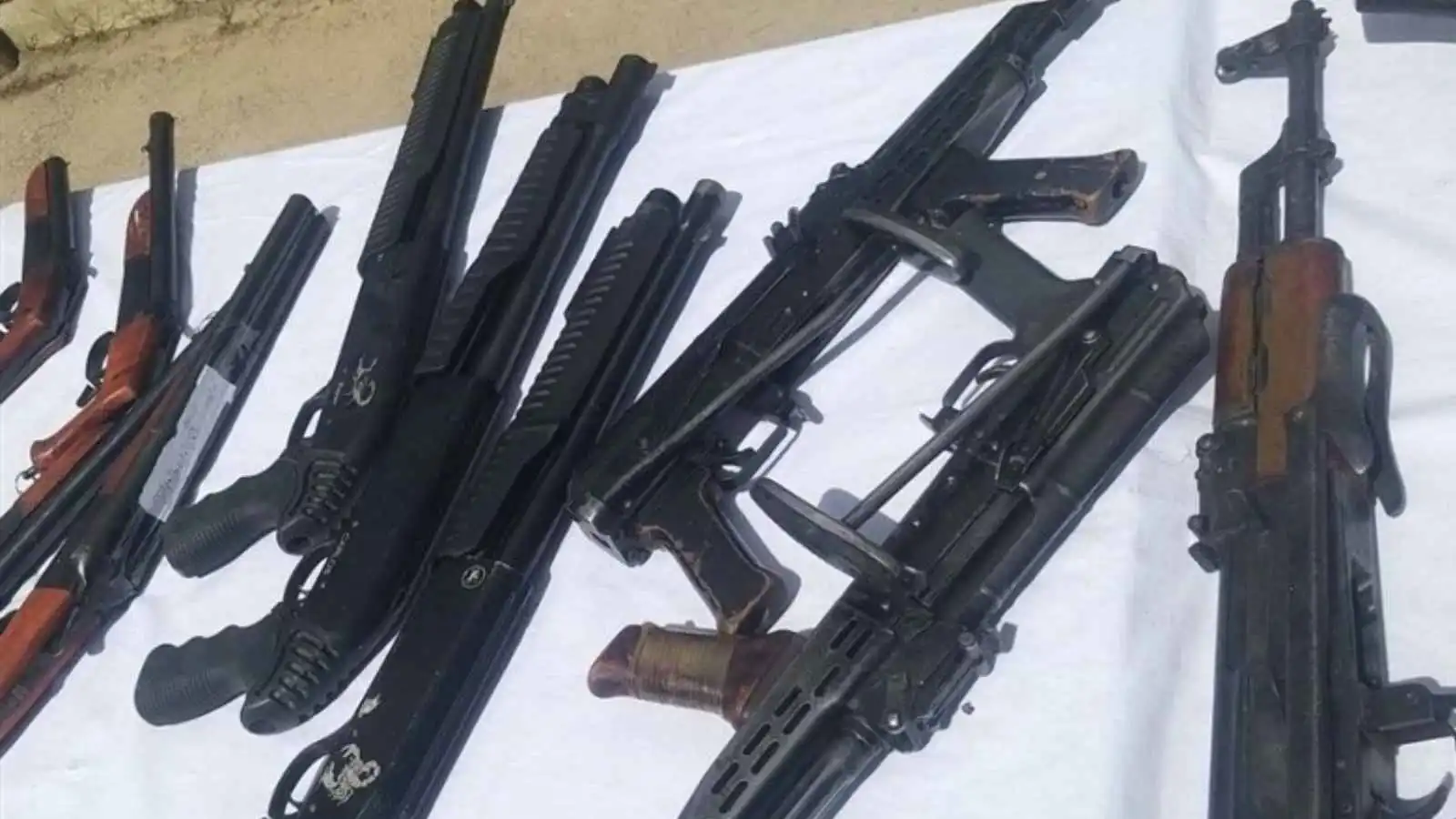 كشف أكبر شحنة أسلحة أمريكية شرقي إيران