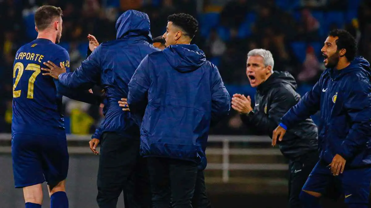 كاسترو يوجه طلبًا لحكم مباراة النصر والهلال بكأس السوبر السعودي