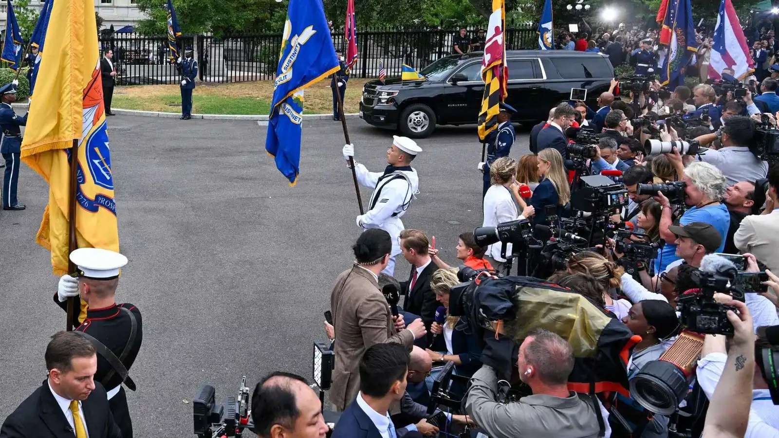 "نيويورك تايمز": قمم ترامب "مبهرة" وفوضى عارمة بالنتائج