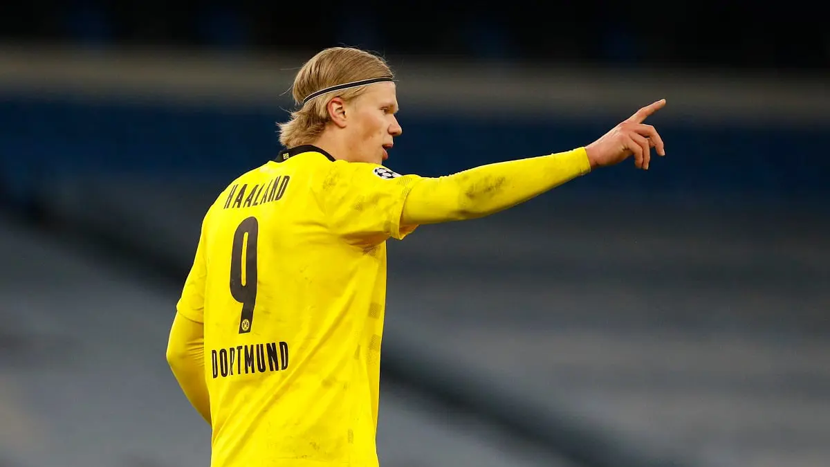 ميرور: رايولا يطالب ريال مدريد وبرشلونة بمنح هالاند مليون جنيه إسترليني راتبا أسبوعيا