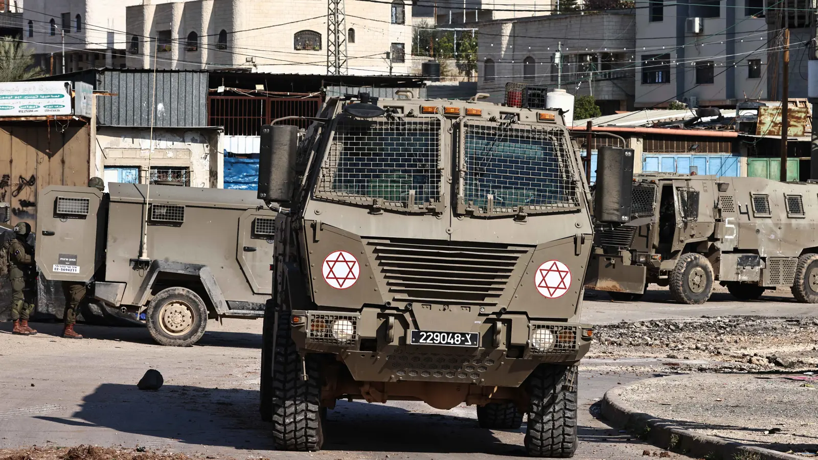 إسرائيل تقصف "طمون" وتواصل مهاجمة شمالي الضفة الغربية