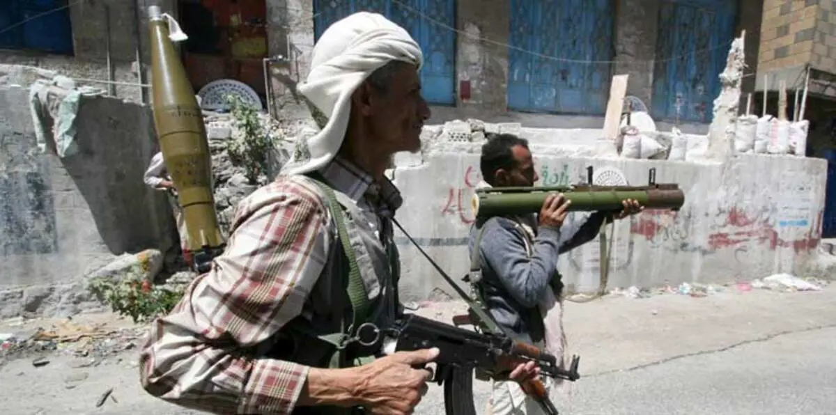 مليشيات الحوثي تحشد قواتها غرب تعز