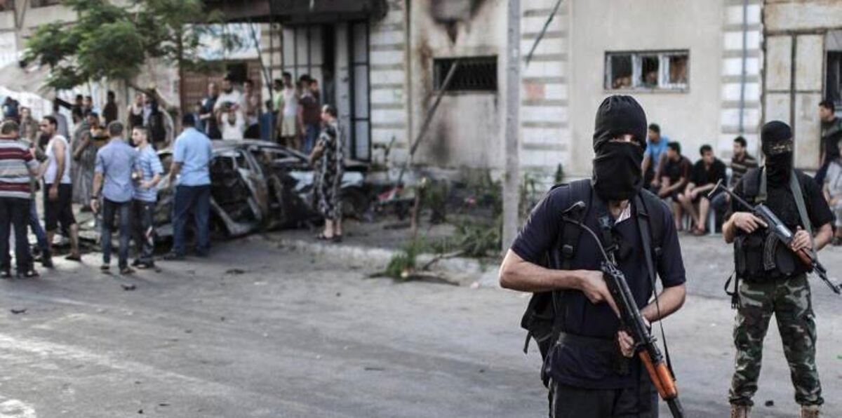 غزة.. تفجيرات وصواريخ وحملة أمنية