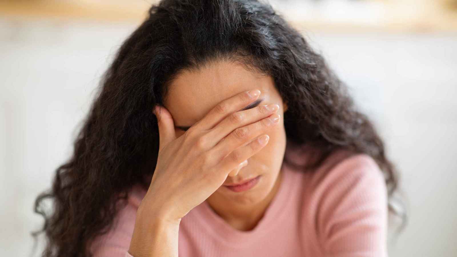 تعرف على "الكورتيزول" وأعراض ارتفاعه لدى النساء