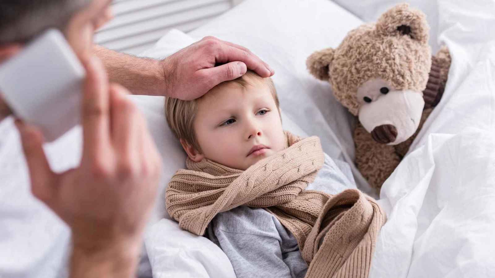 طريقة شائعة لعلاج الحمى قد تهدد حياة طفلك