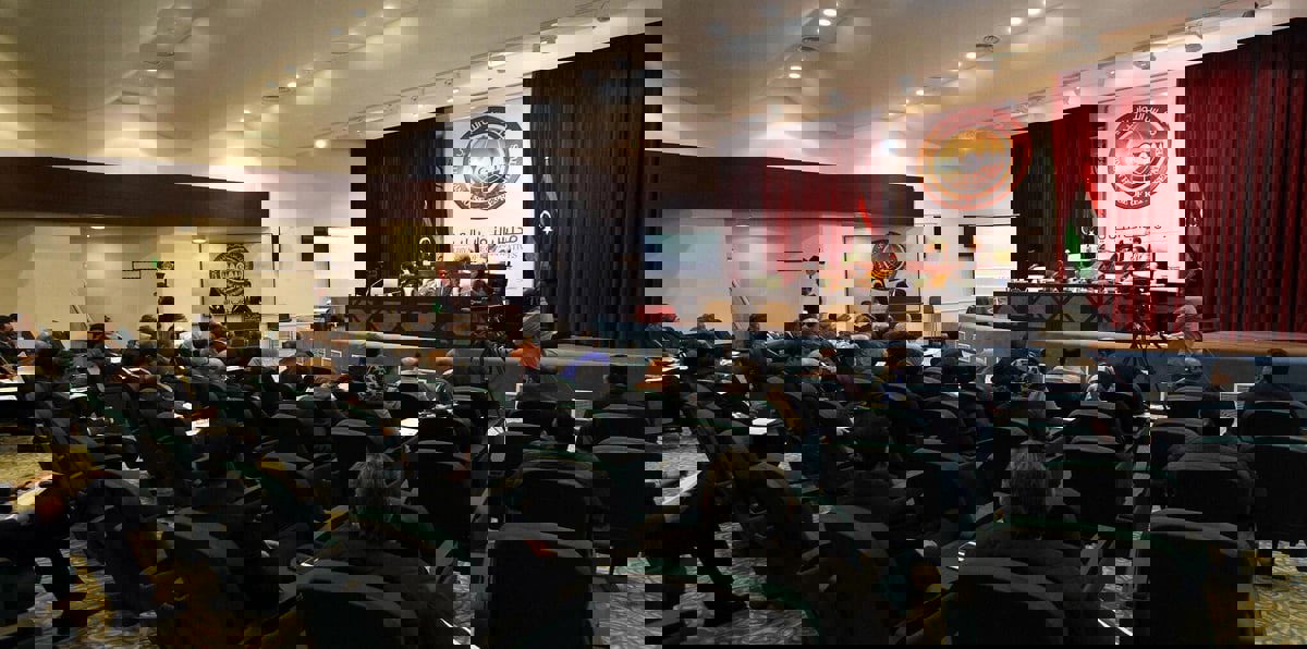 البرلمان الليبي يبدأ مناقشة الاستفتاء على الدستور بحضور 50 نائبًا